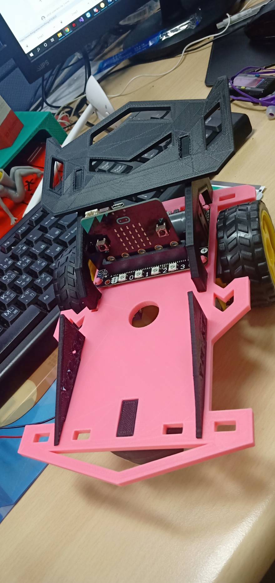 Micro:bit DIY car : for Robobit V2.2