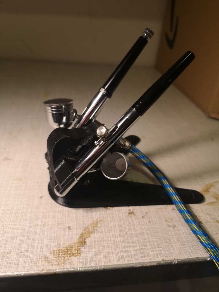 Airbrush Stand (for side feed and suction/syphon feed brushes)