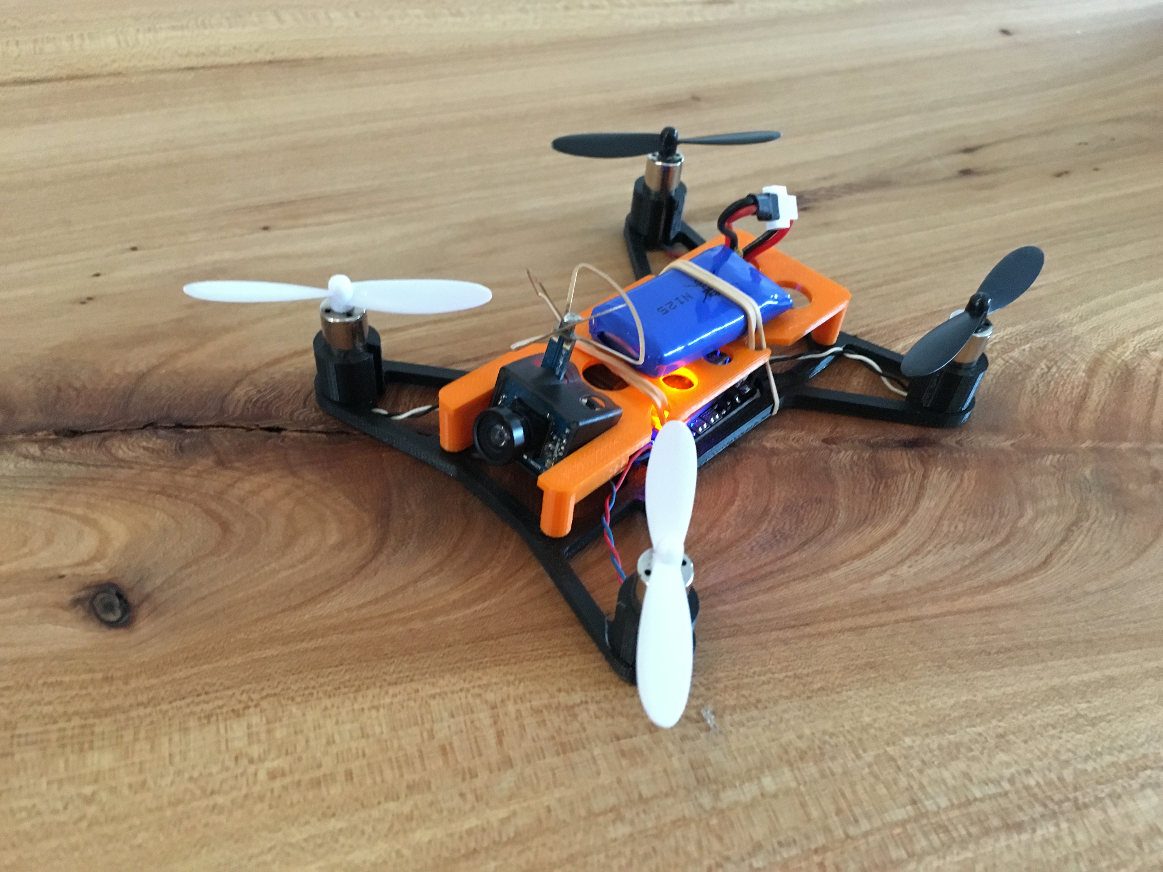 Easy removable top plate for microquad with room for Horizon Hobby micro FPV camera