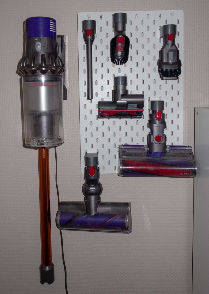 Dyson V10 - Mount for attachments for Ikea Skåda pegboards