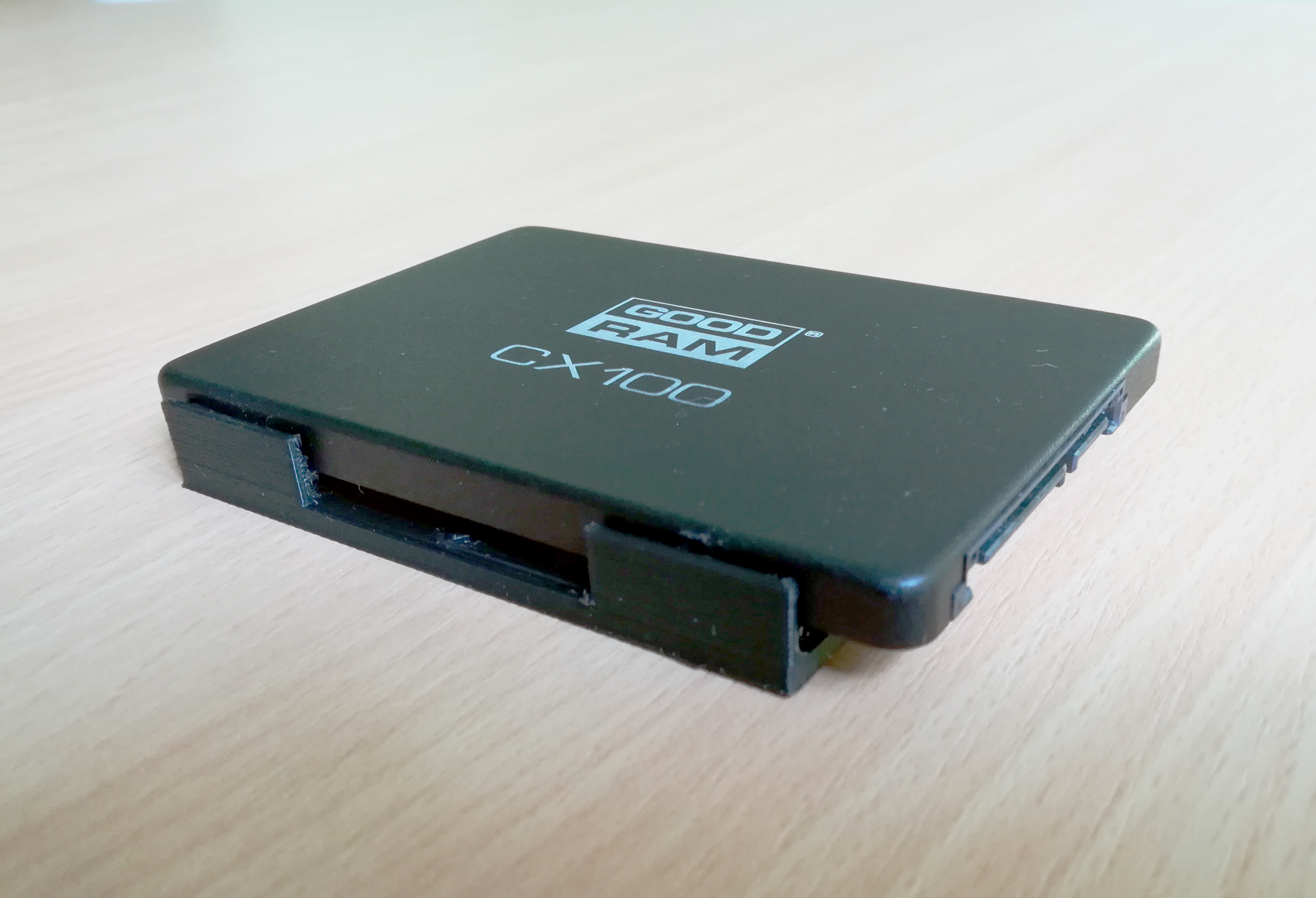 Screwless 2.5 hdd/ssd bracket