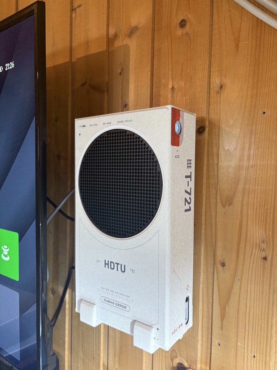 Simple wall mount hook for Xbox Series S