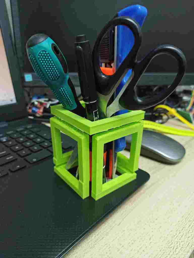 Infinite Cube pencil holder