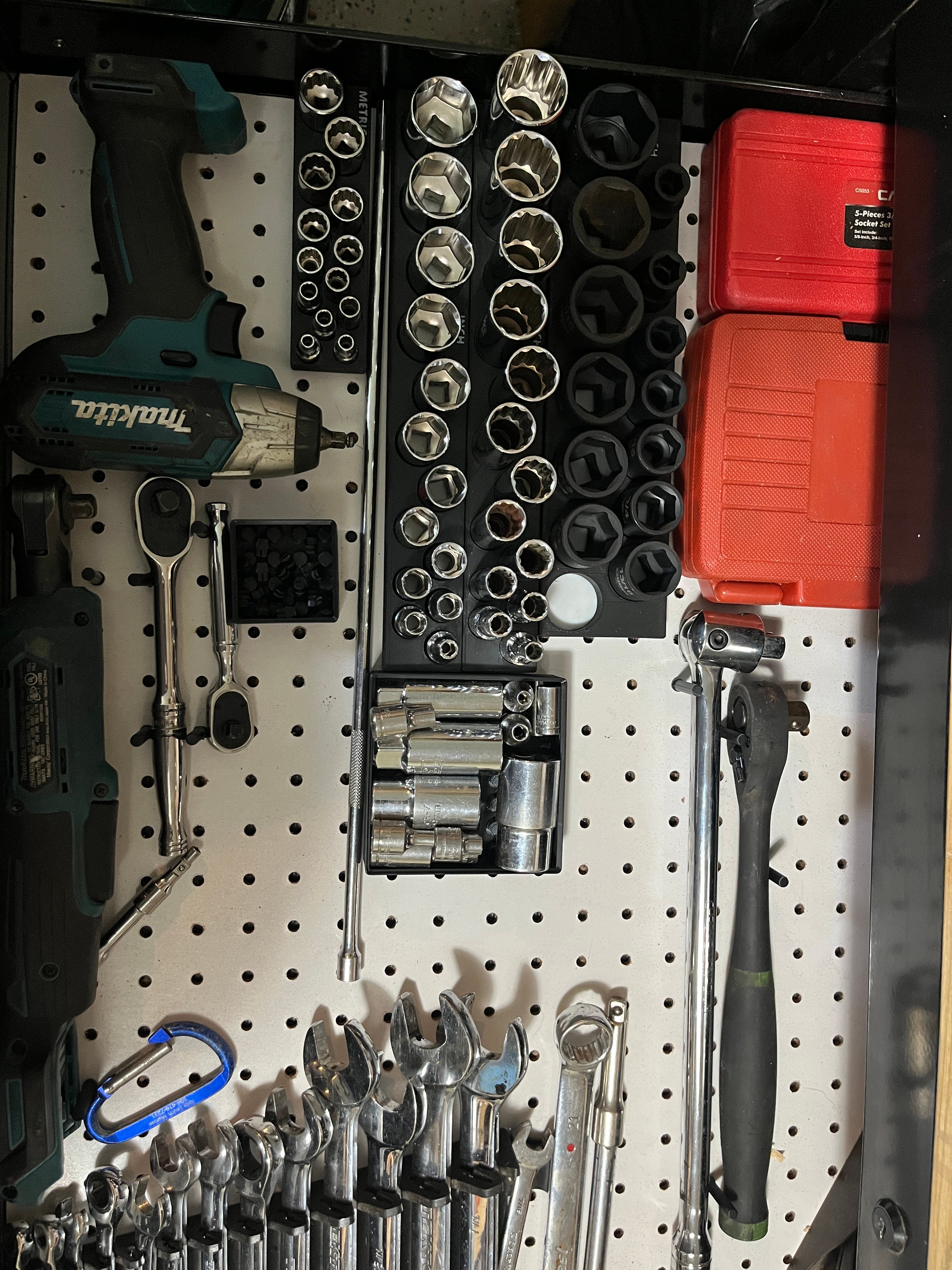 Modular drawer storage using pegboard, No baseplates required