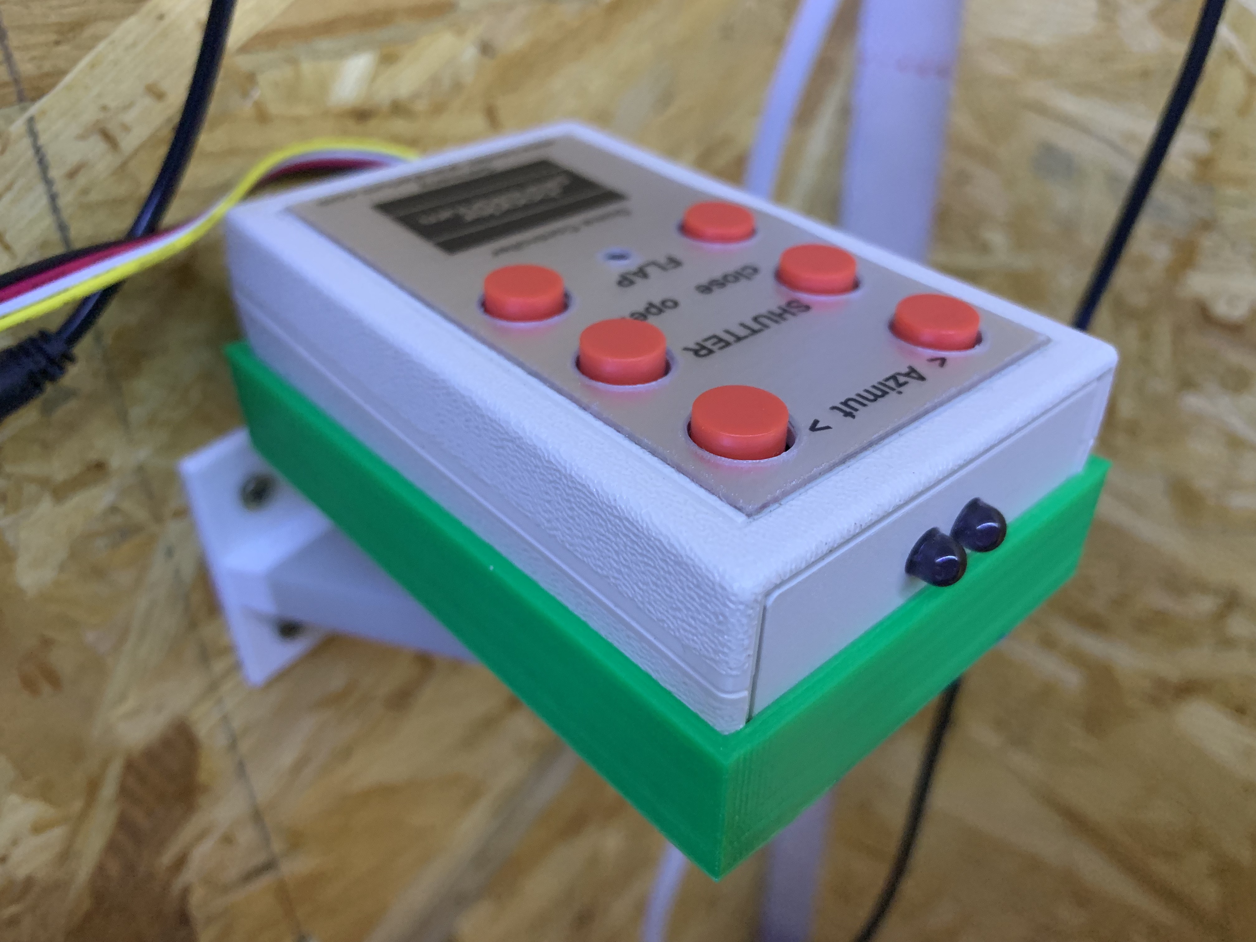 Adjustable Tablet for IR Remote Control of Baader-Planetarium Dome
