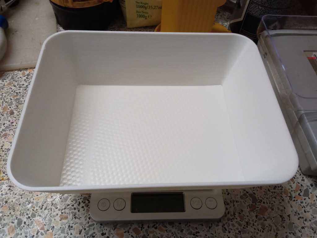 Weighing pan for the kitchen scale