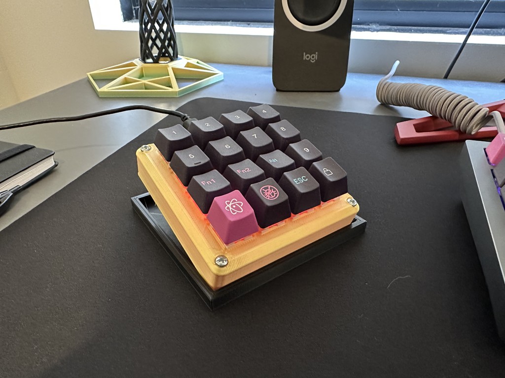 Stand for 16 keys Macropad