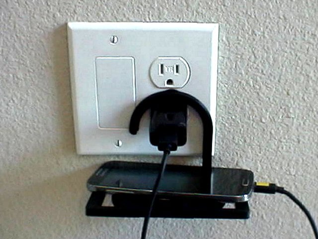 Folding Cell Phone Hanger