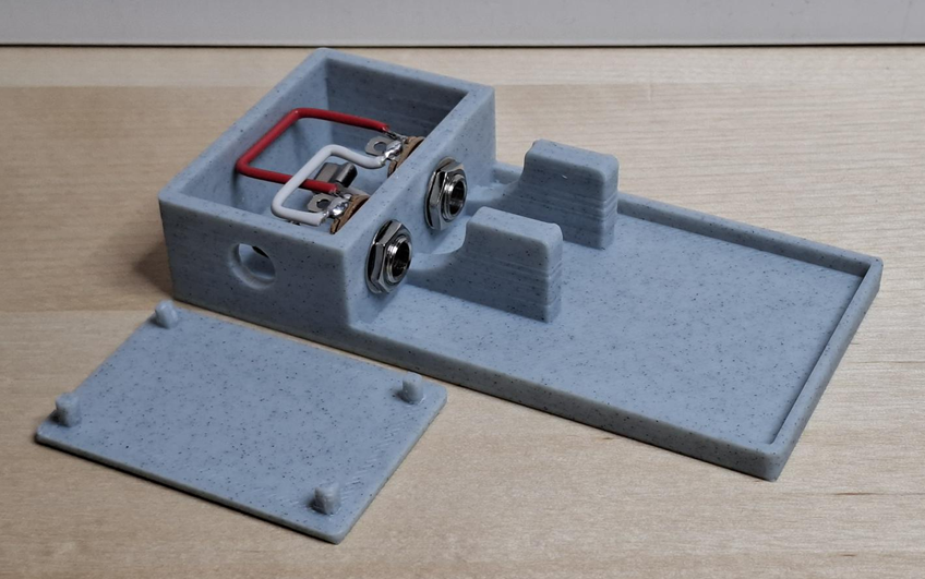 Boss Katana GO (auitar amp) Desk Block