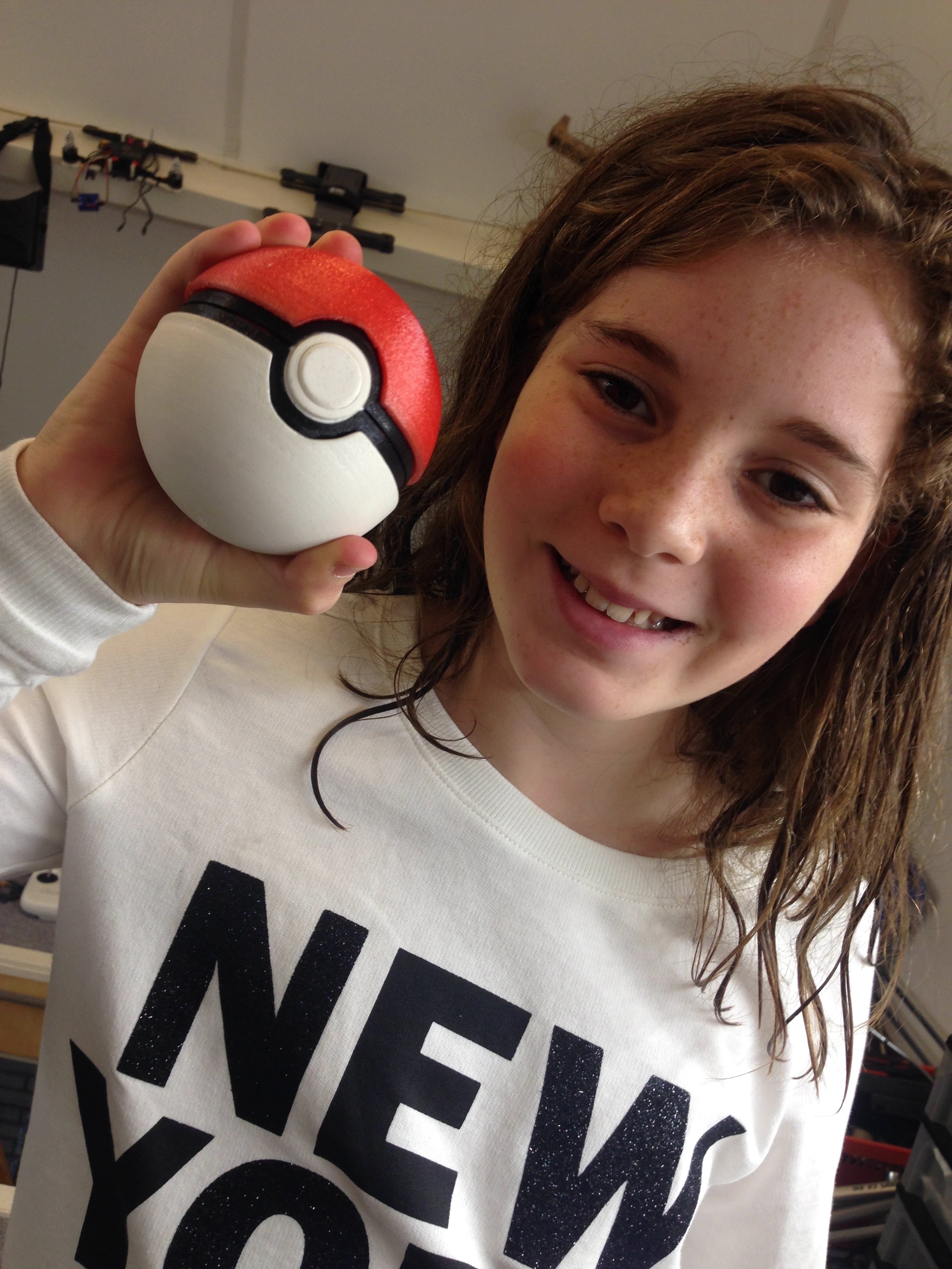 PokeBall - Pokemon Ball with Button and Hinge