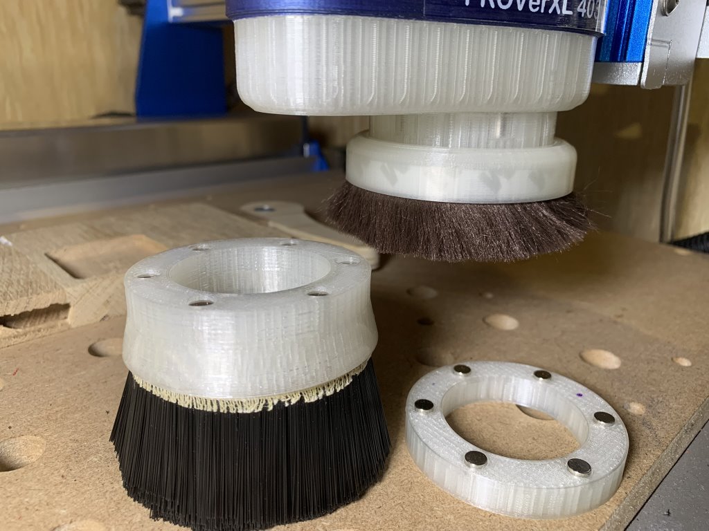 Brosse rétractable (moteur 65 mm)