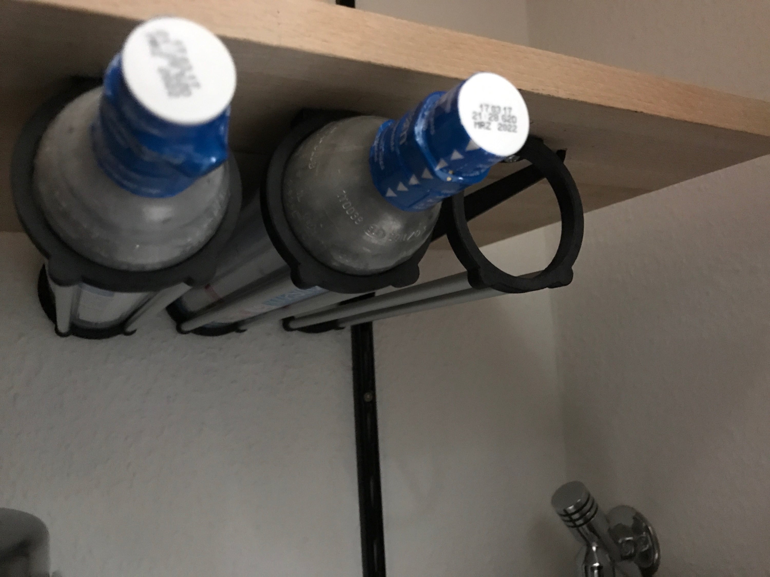 CO2 bottle under shelf mount