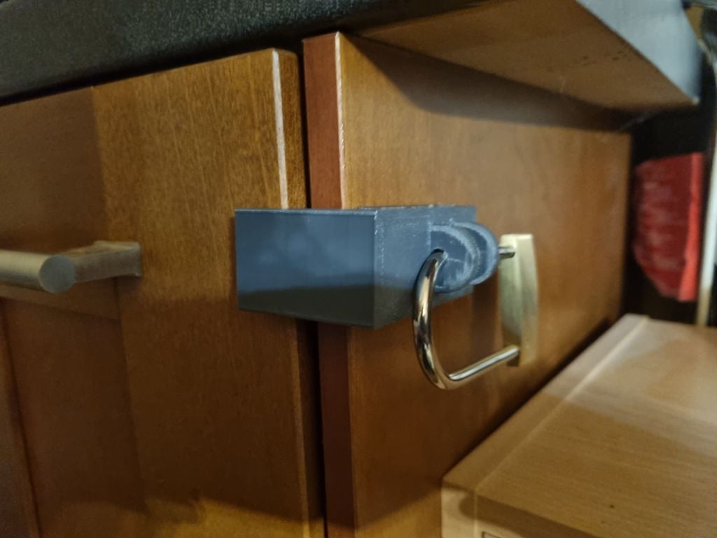 Drawer lock with padlock