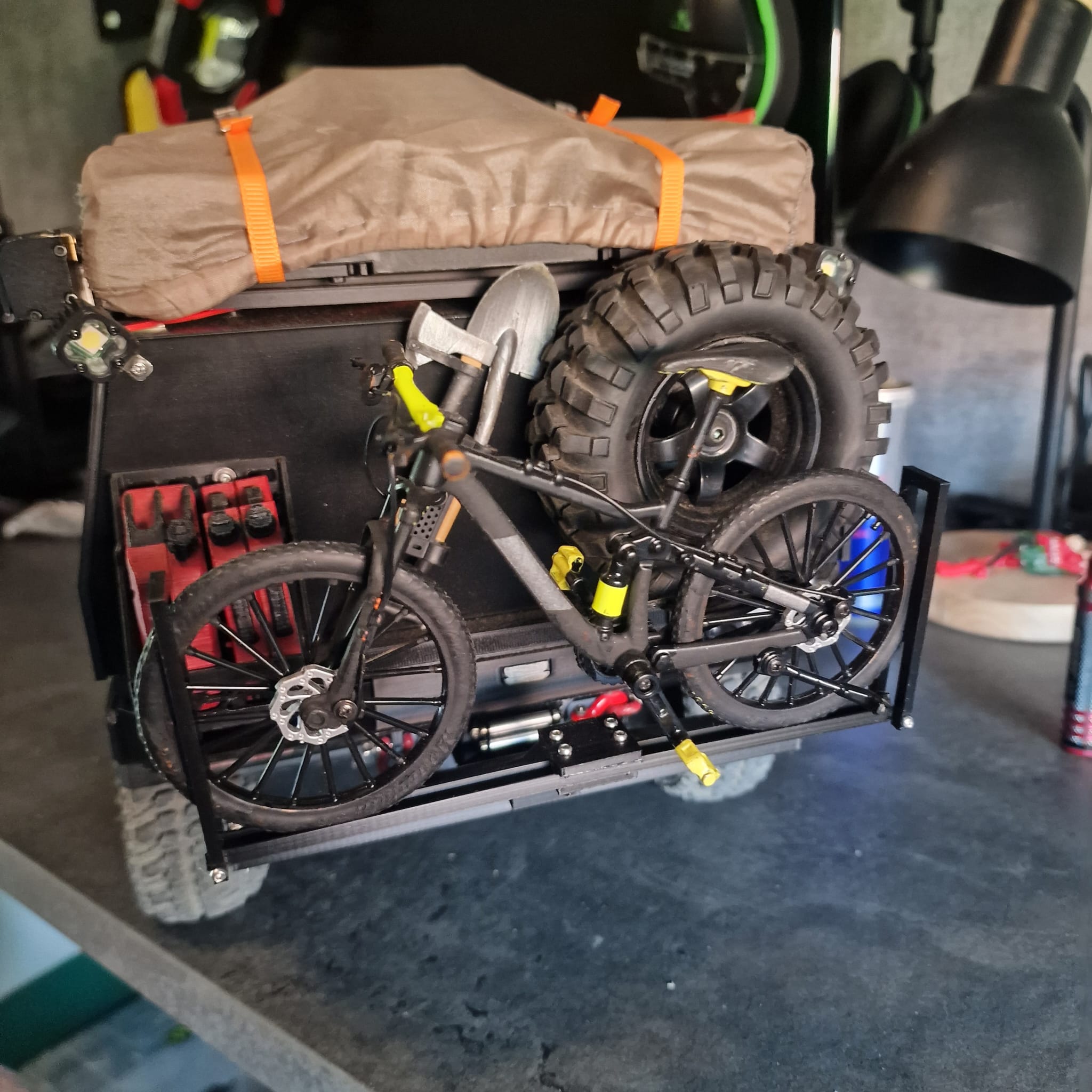 1:10 crawler bike rack