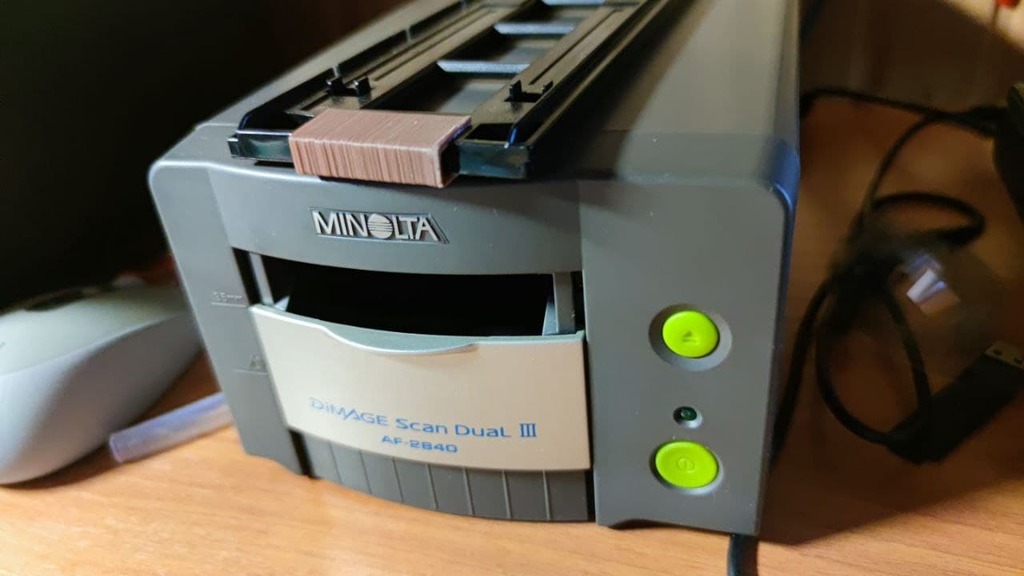 Bracket for film holder for Minolta Scan Dual scanner