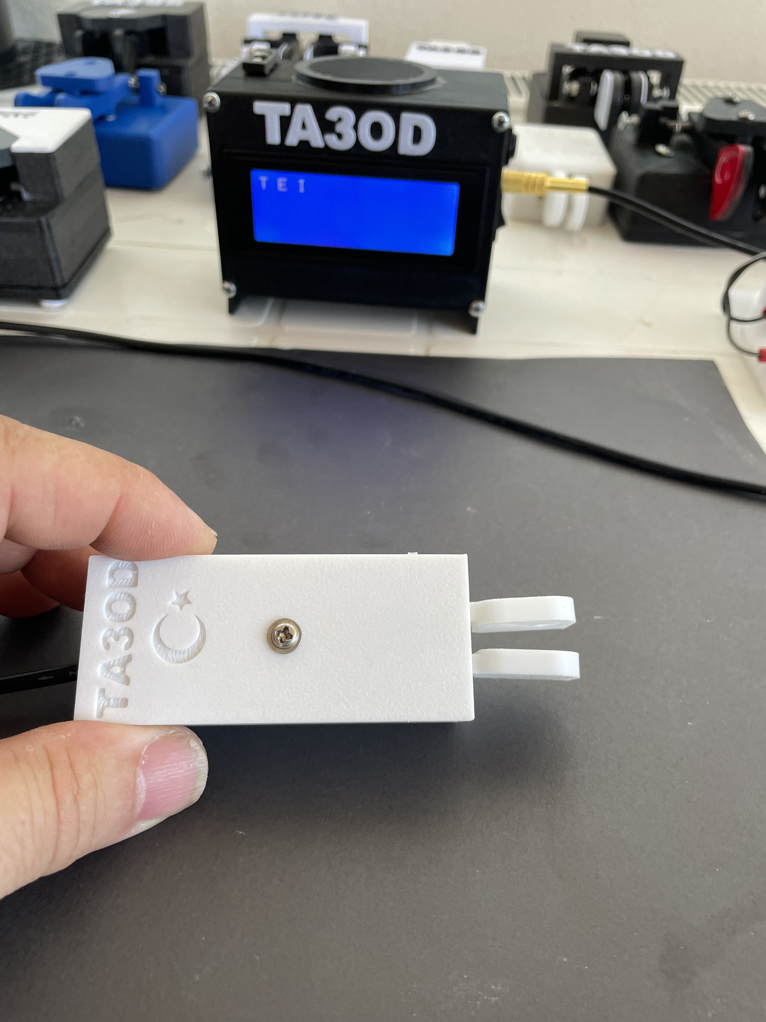 mini iambic key, küçük çift kollu maniple