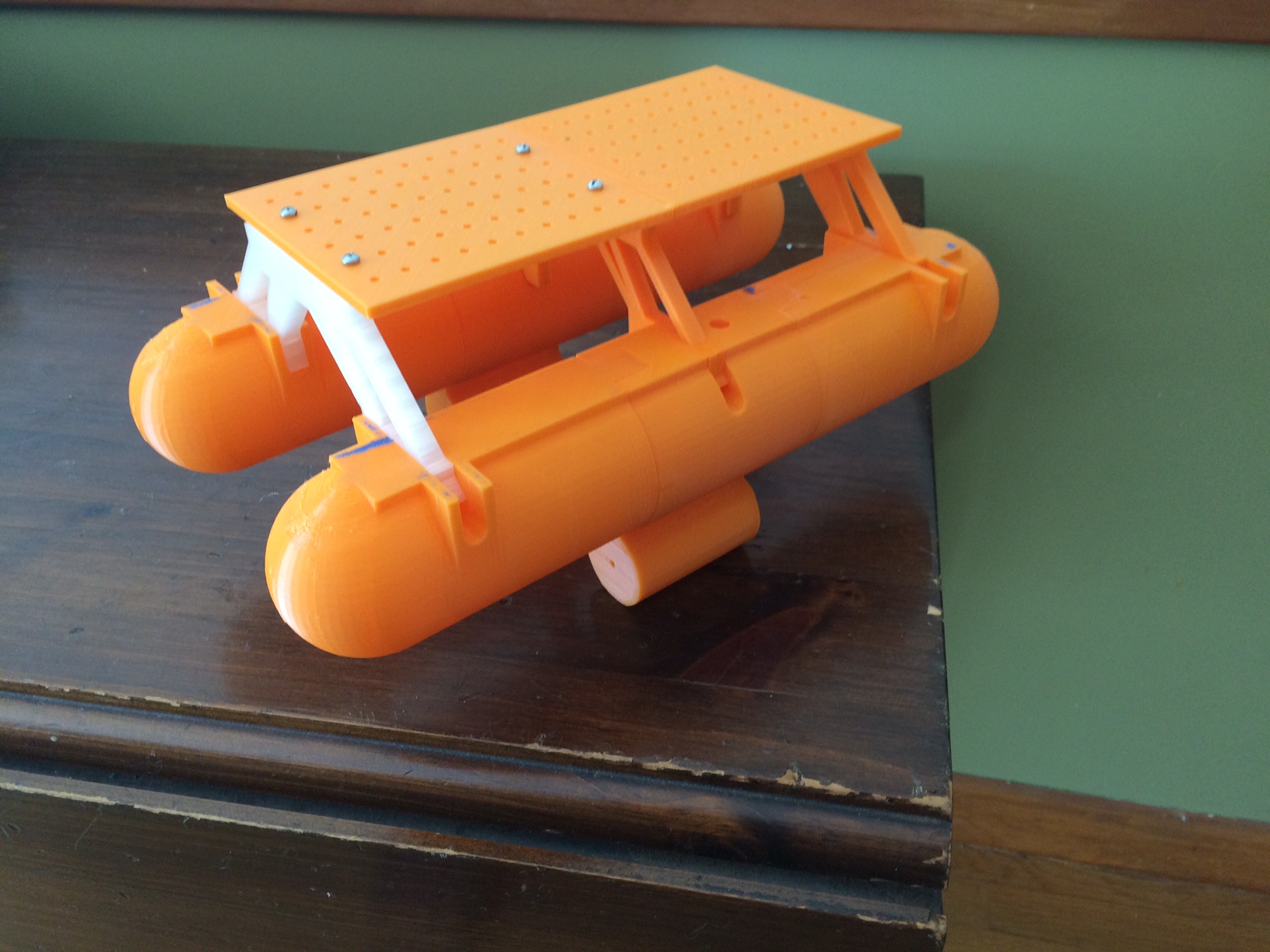 Simple surface rov with towed camera pod