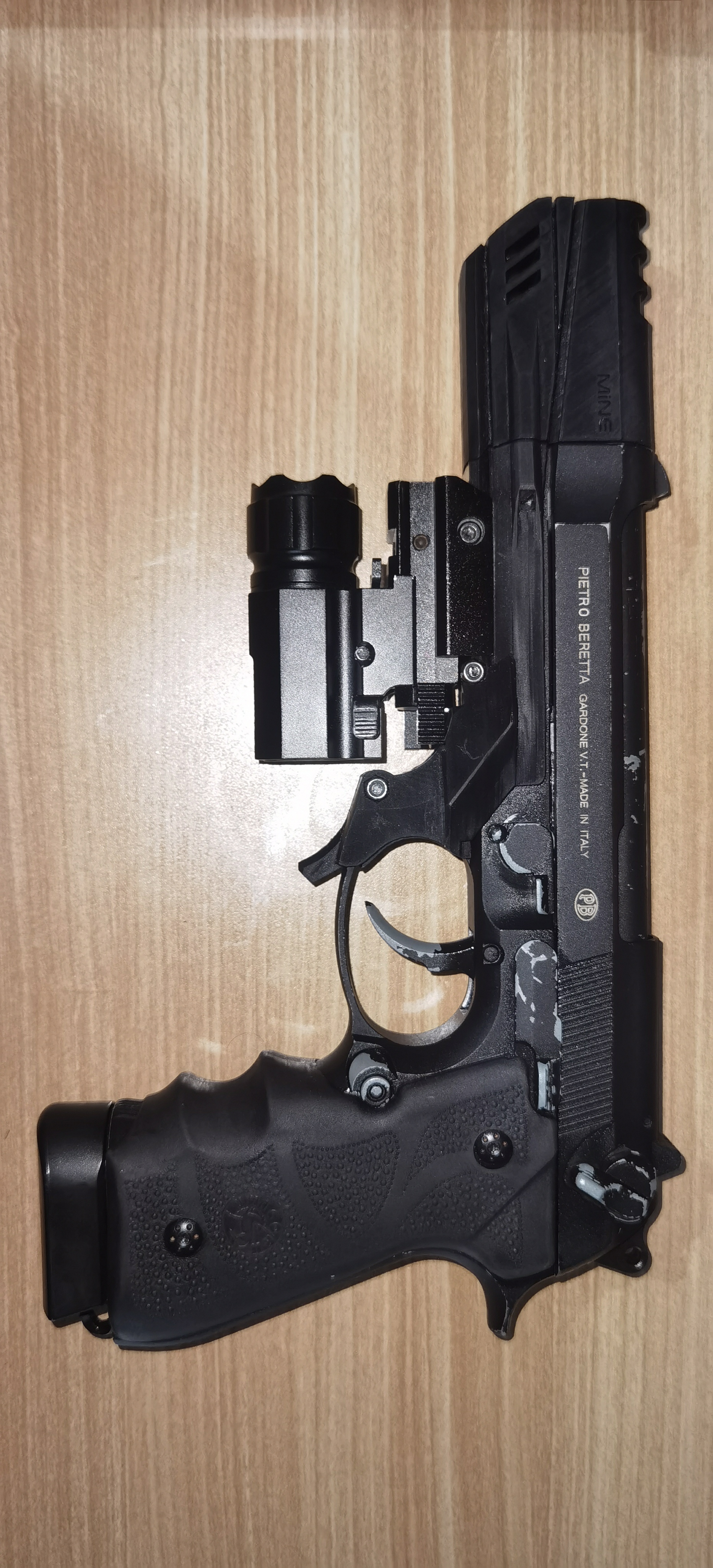 Airsoft KJW Beretta M9 Picatinny Rail & Compensator v2