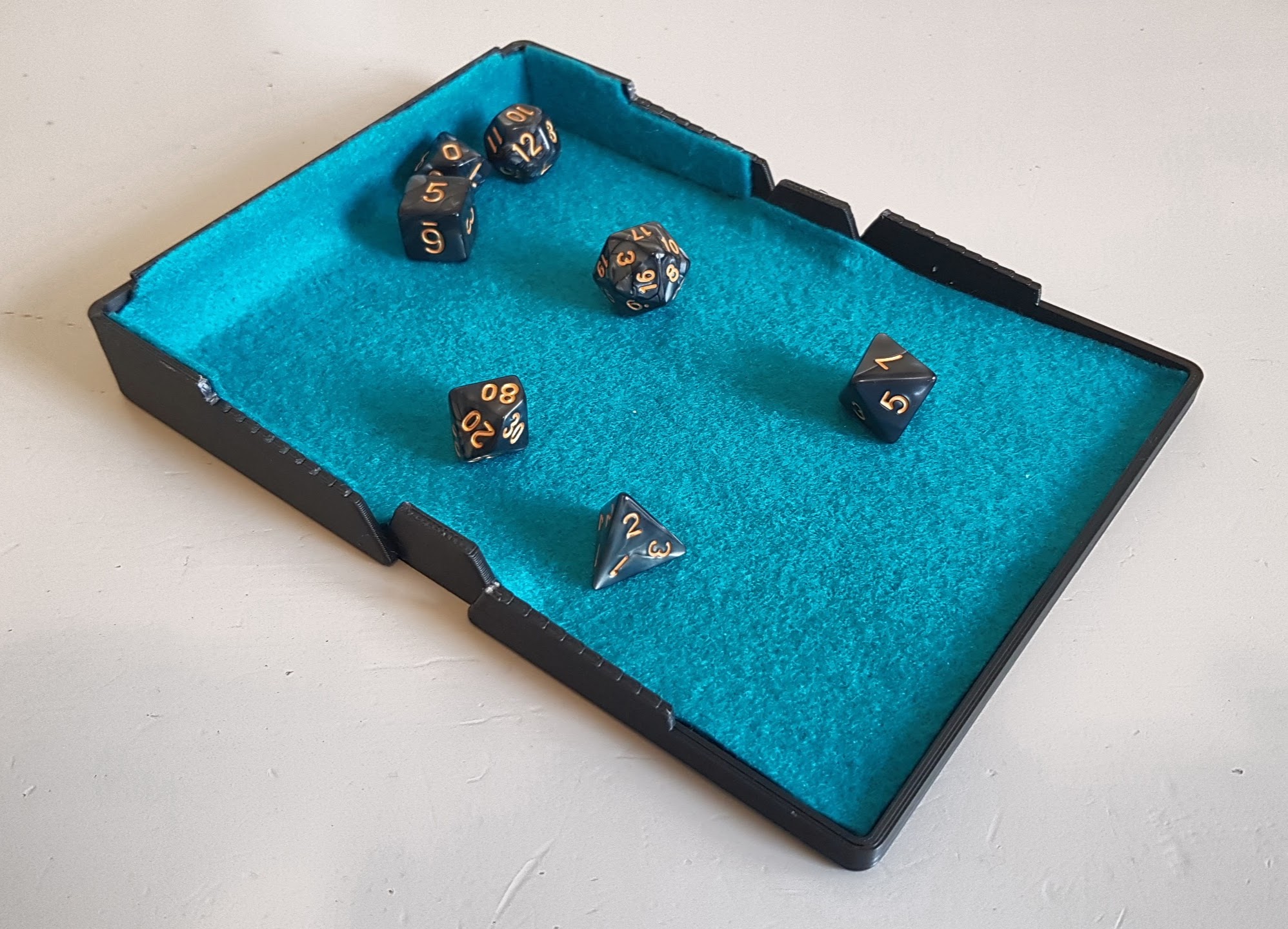 Portable folding dice tray - print in place - for D&D or other RPG