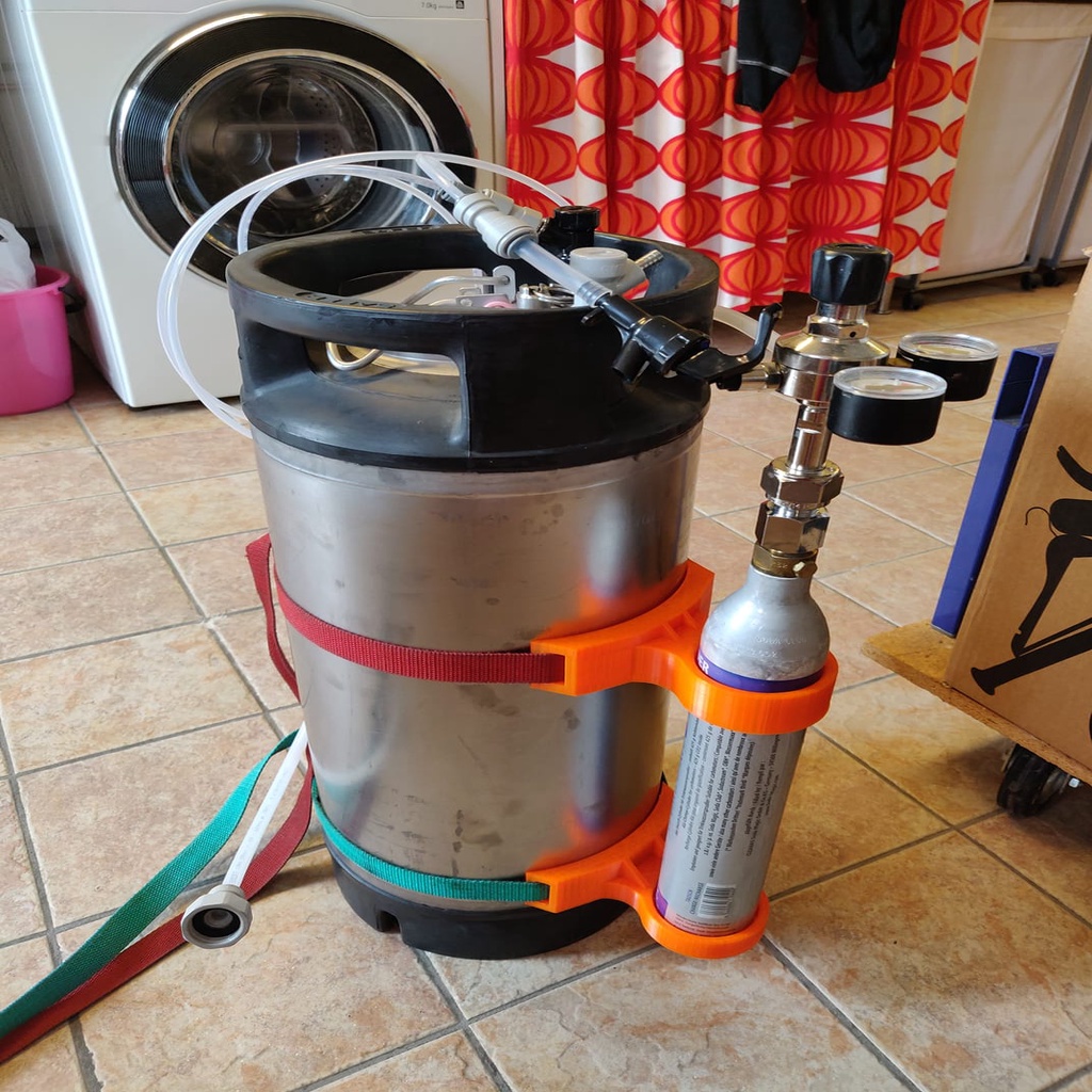 Adapter CO2 tube to Cornelius keg