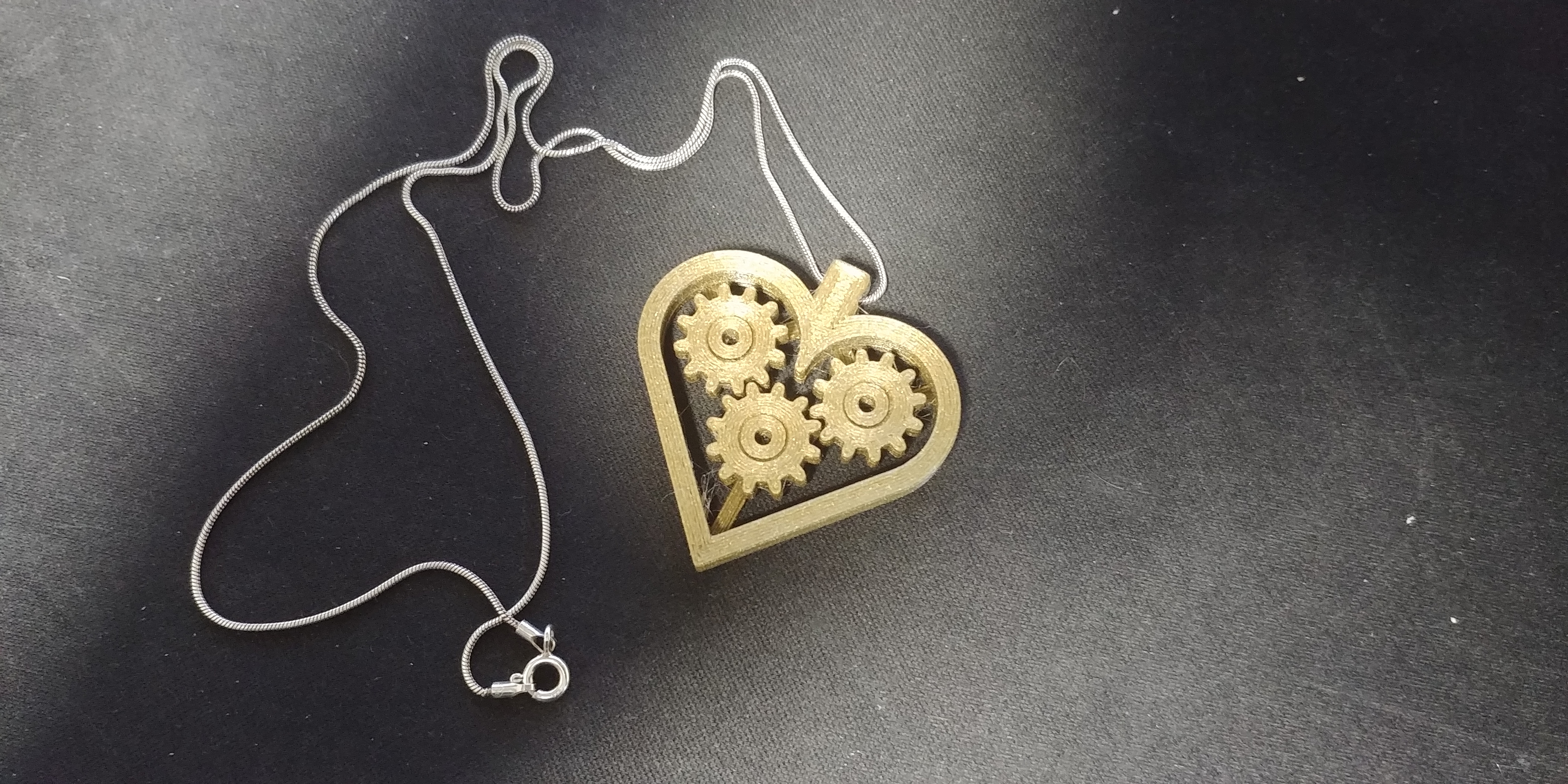 Spinning Heart Gear Necklace (Print In Place)