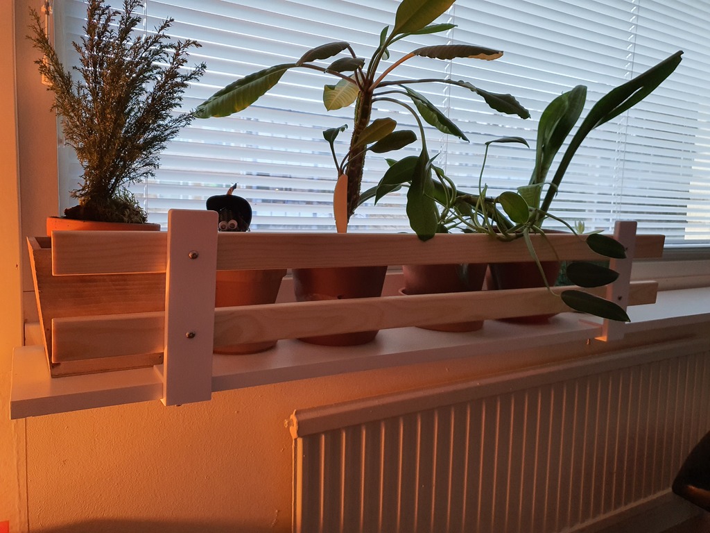 Fence / railing for windowsill
