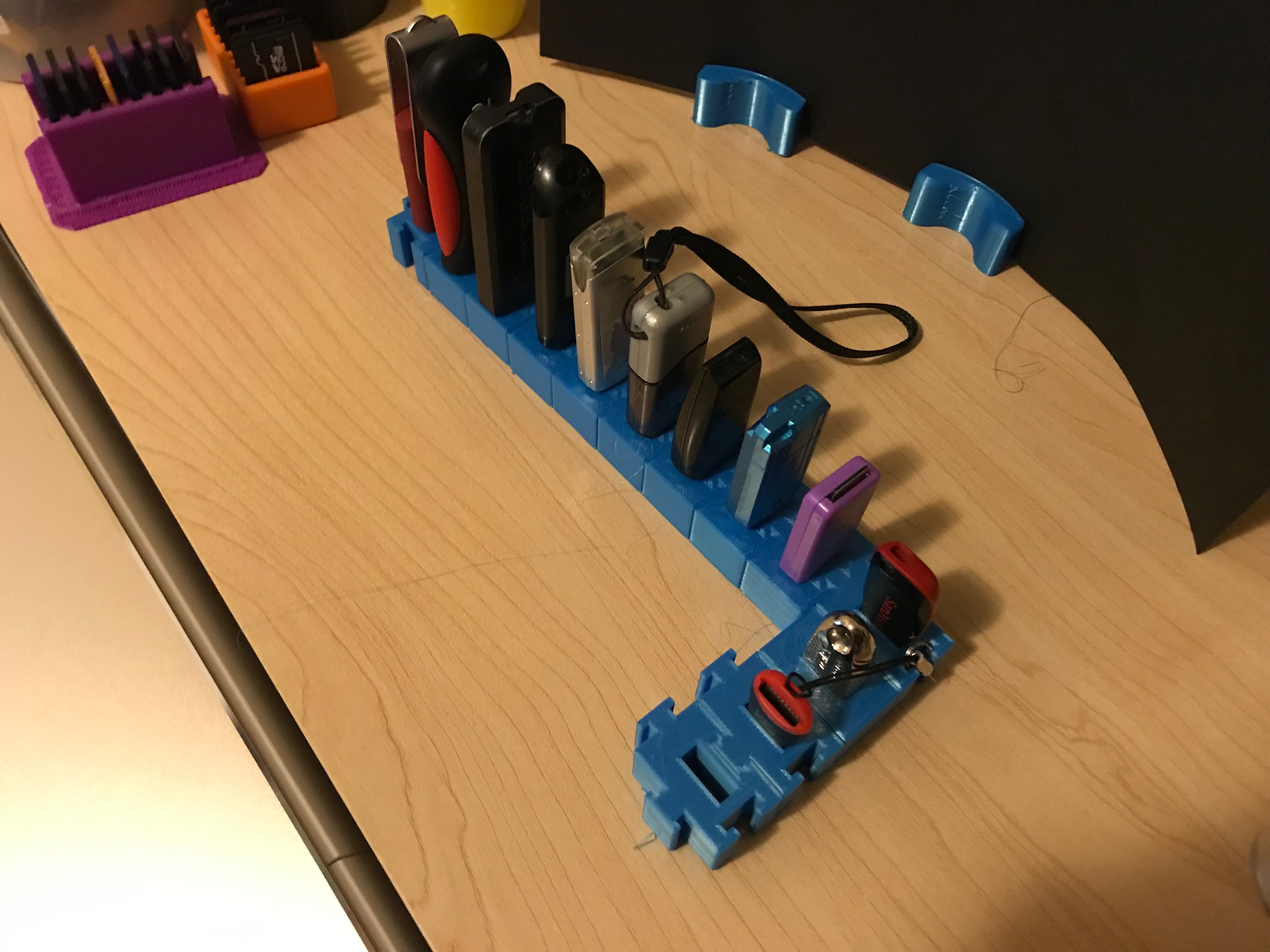 USB holder Modular interlocking