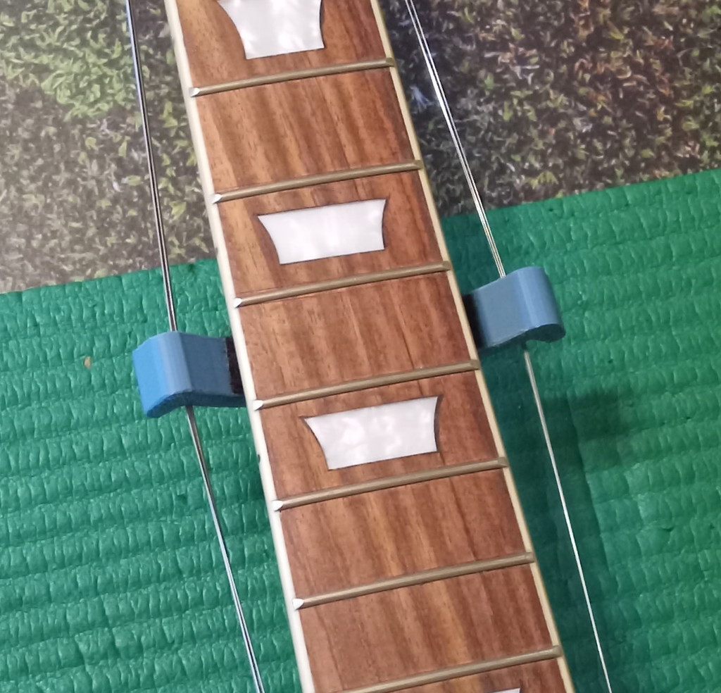 Guitar String Separator / Spreader