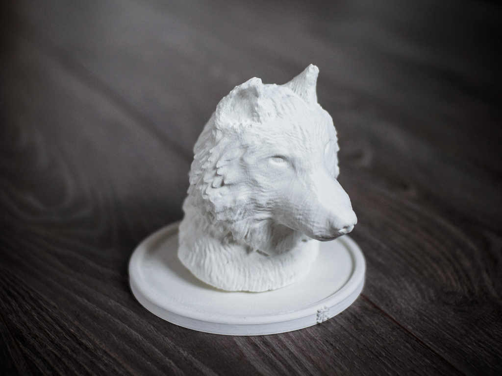 Wolf Bust with Base (狼)