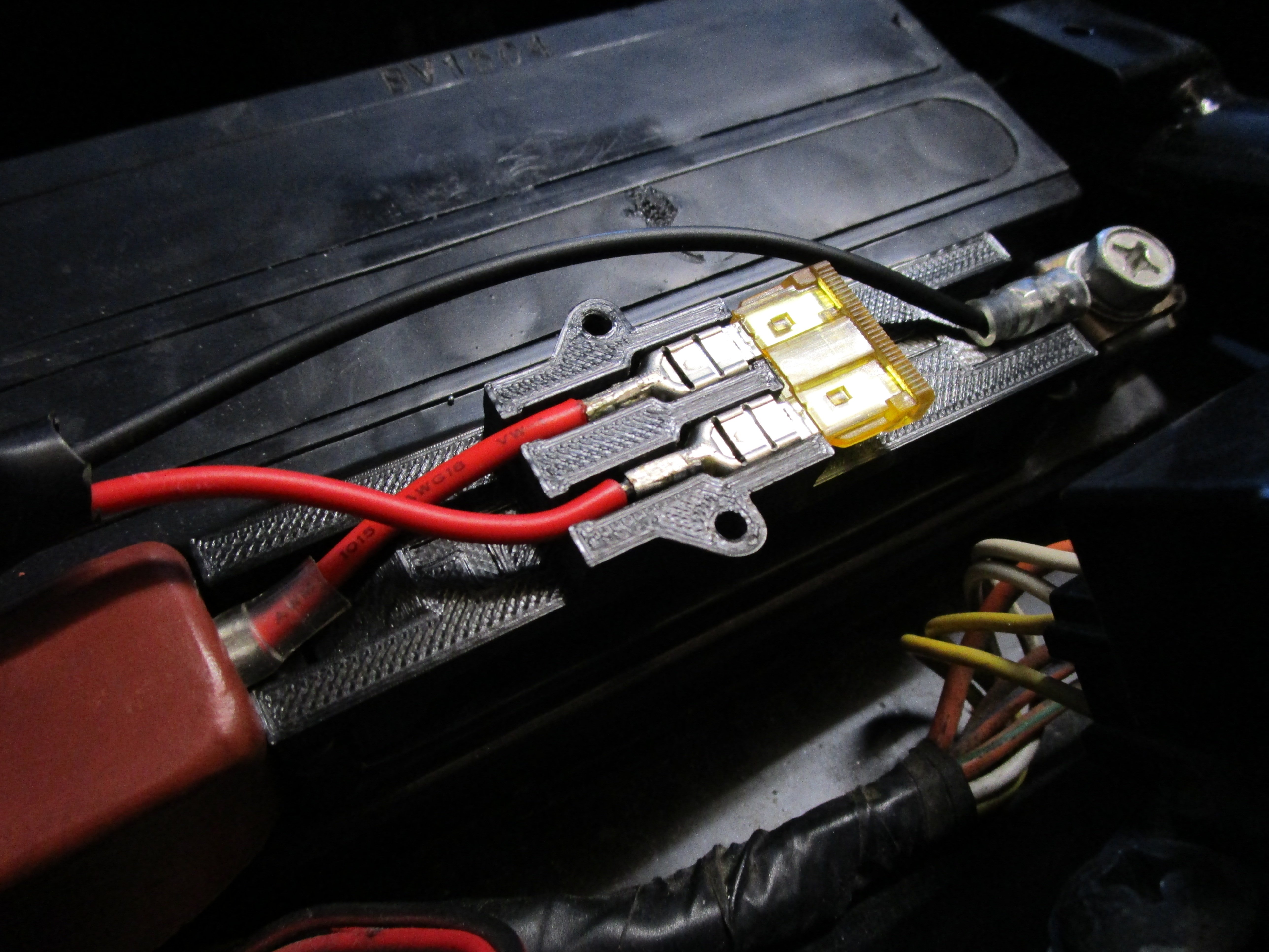 Motorcycle fuse holder