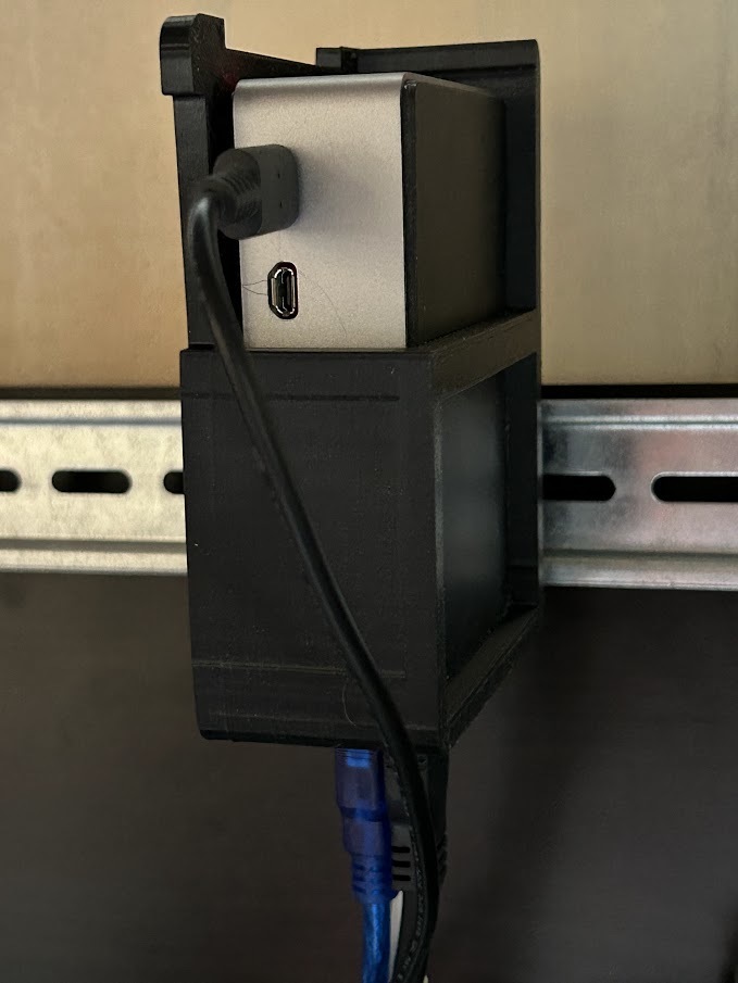 35mm DIN Rail mount for Raspberry Pi 4 in a FLIRC case