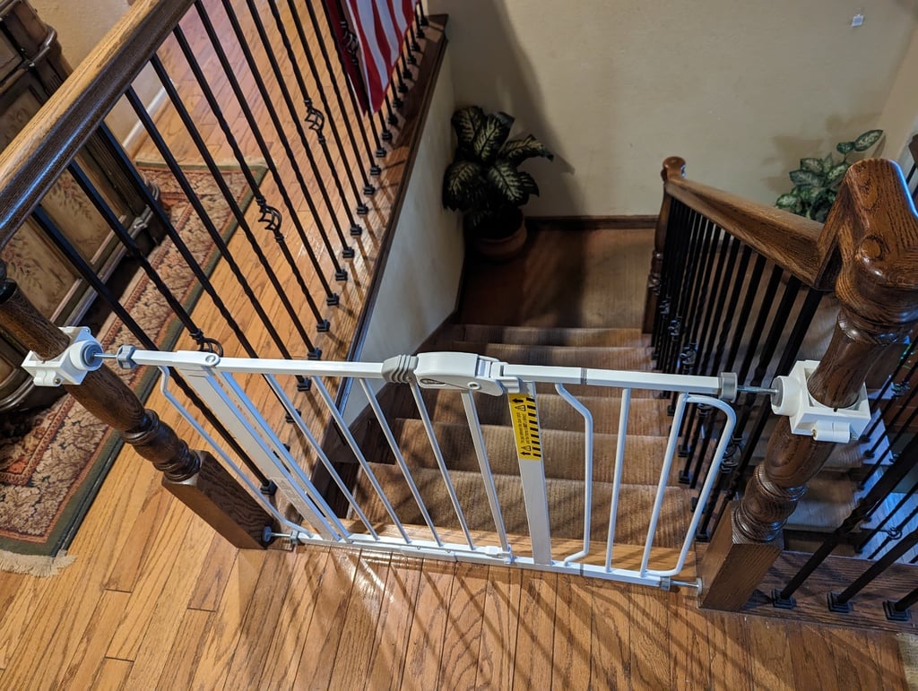 Baby Gate Adapter for rounded banister