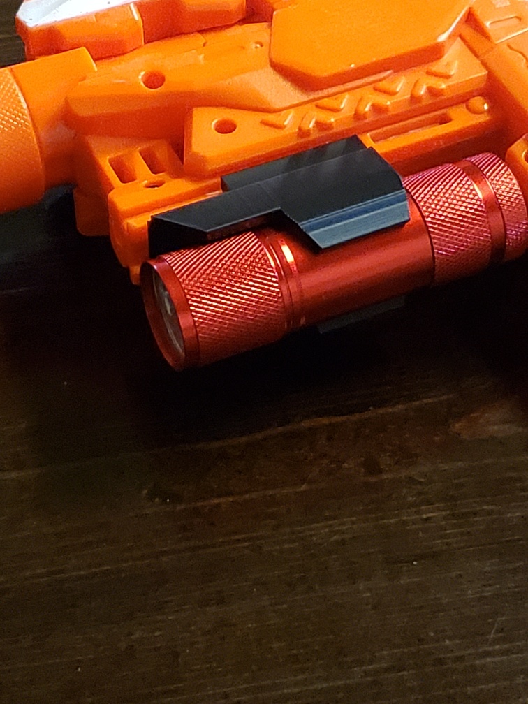 Nerf flashlight holder attachment