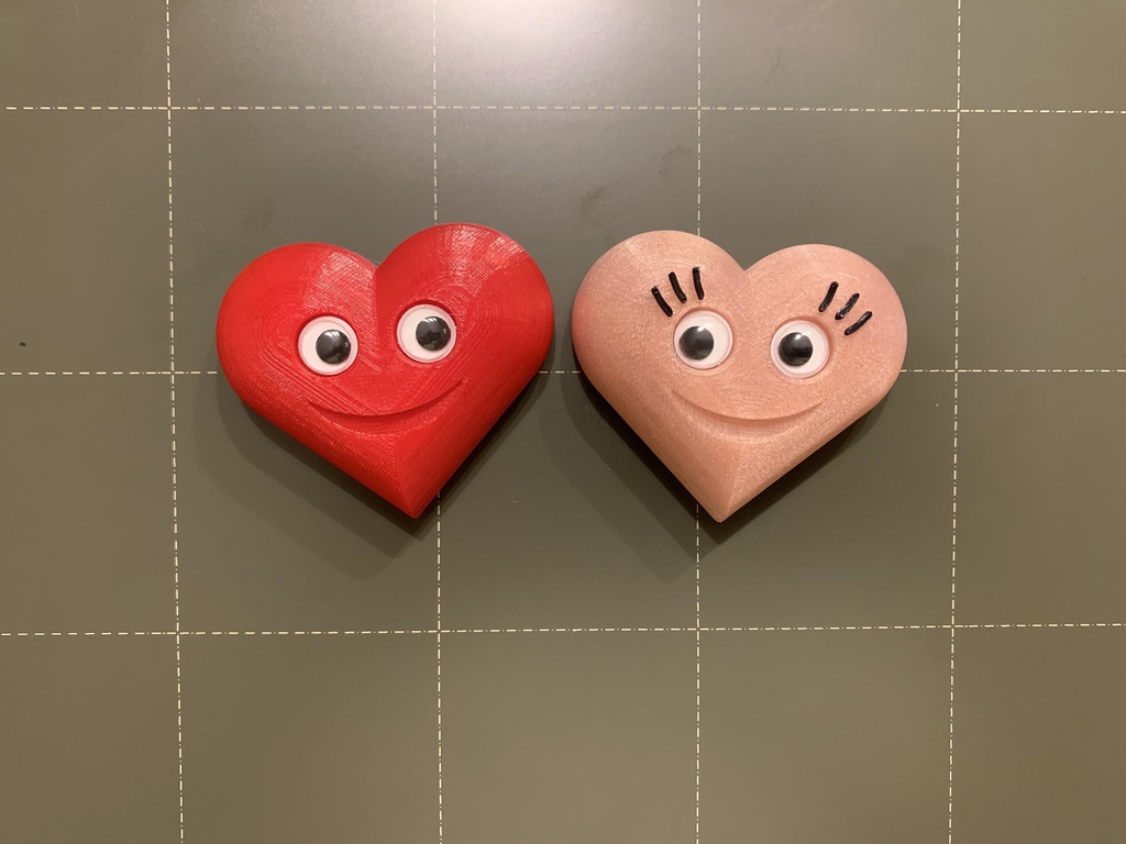 Valentines Heart Magnet with Lashes