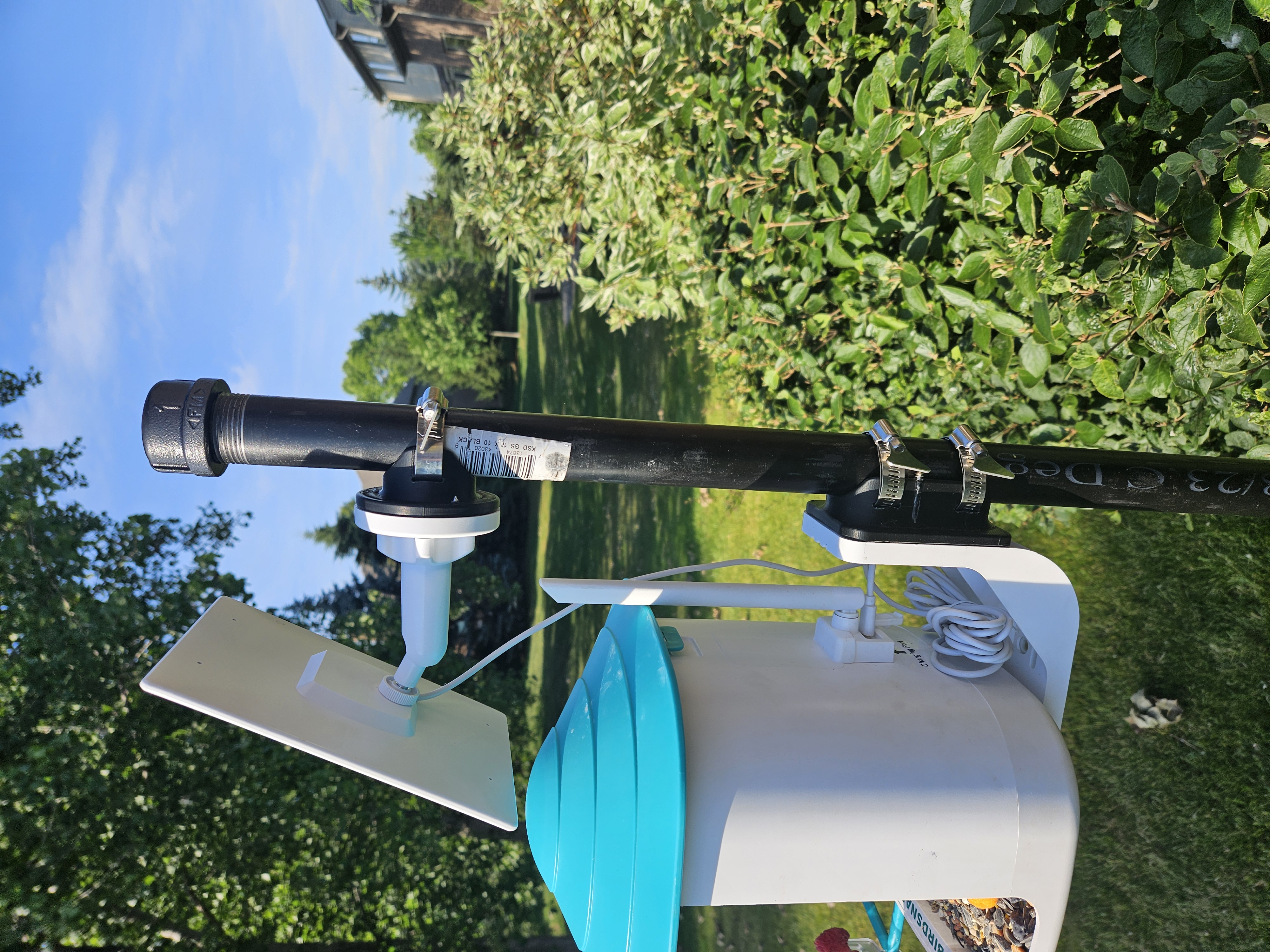 BirdSnap Bird Feeder 1 Inch Black Pipe Mounts