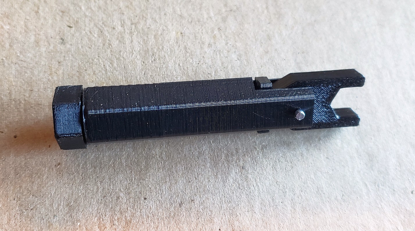 Adjustable SMA torque wrench