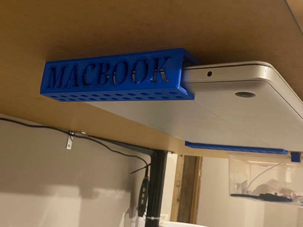 MacBook Pro mount - Under desk - Wall