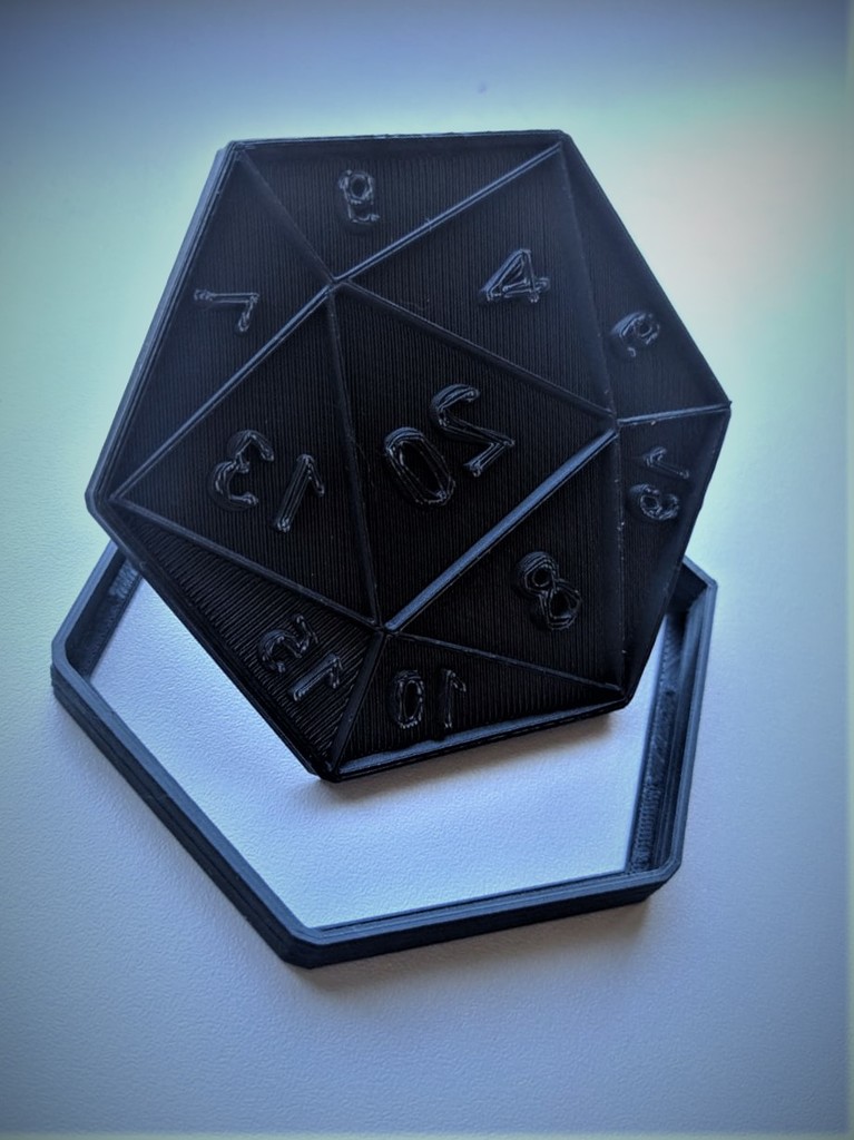 D20 cookie cutter with knob