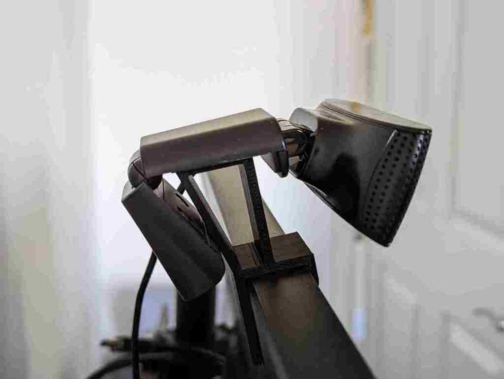 Logitech C910 webcam raiser/monitor mount