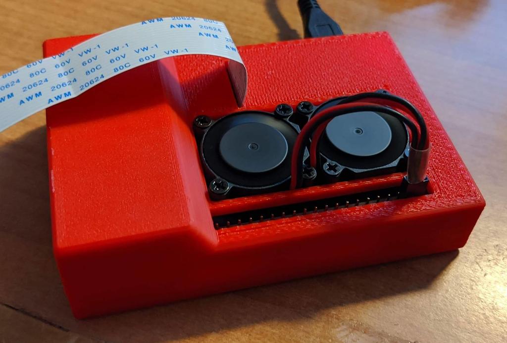 Raspberry Pi 3 B+ case with heatsink cutout