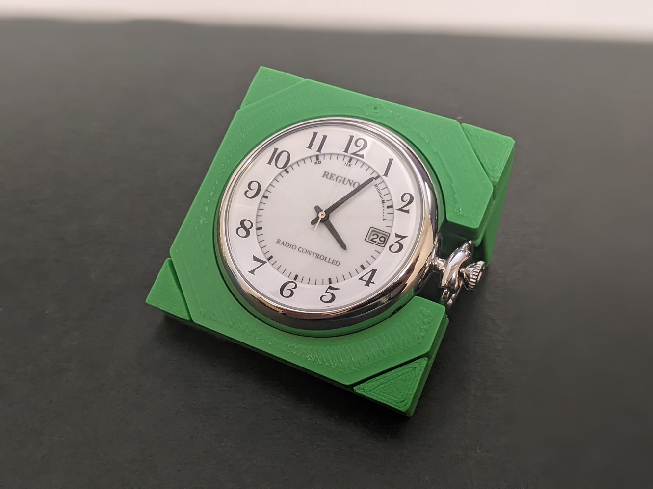 REGUNO Pocket Watch Stand (30 and 60 degrees)