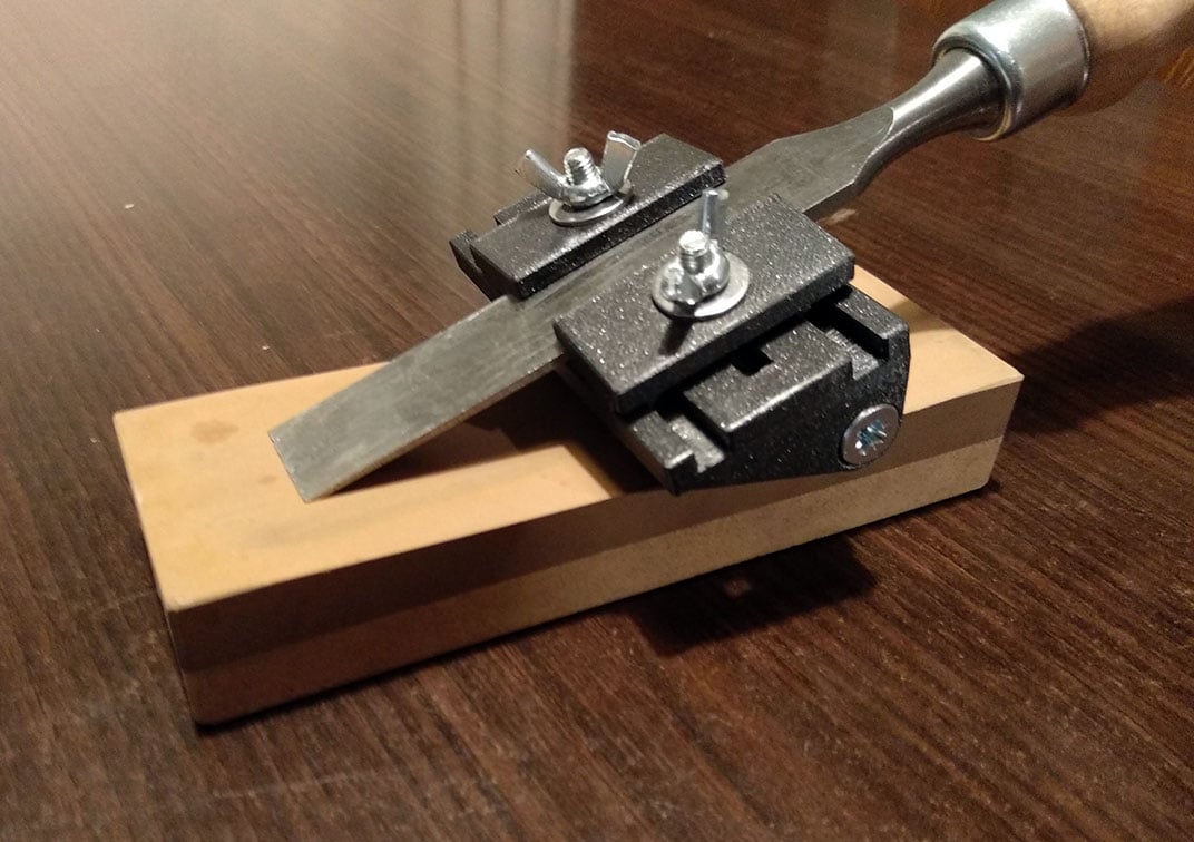 Chisel sharpening jig