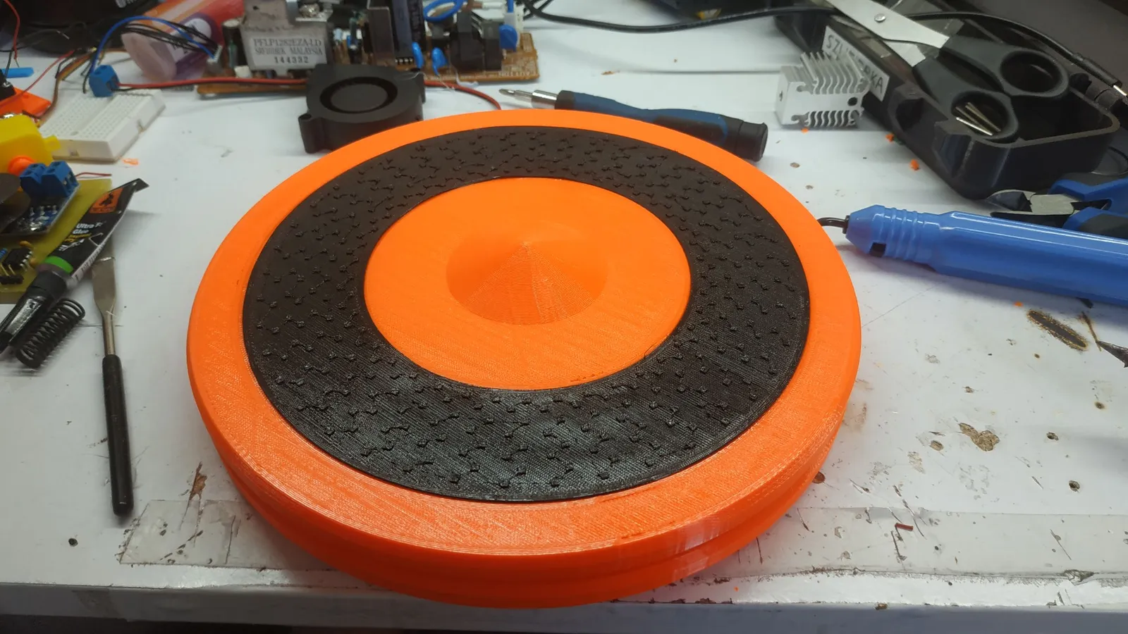 Horizontal spool roller