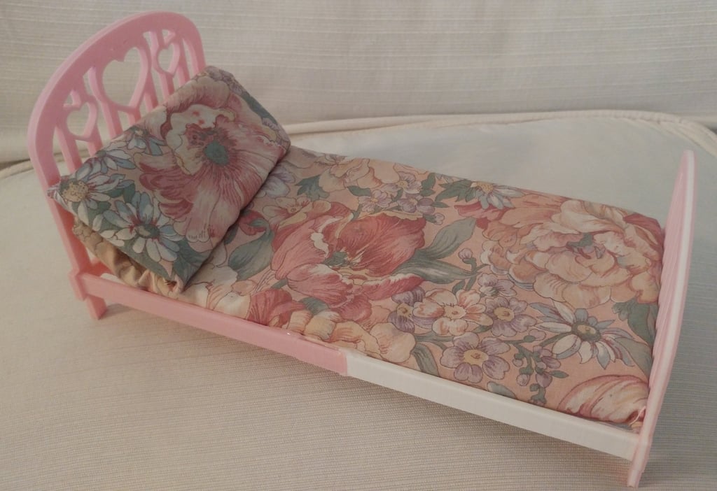 Mountable Barbie size bed for dolls