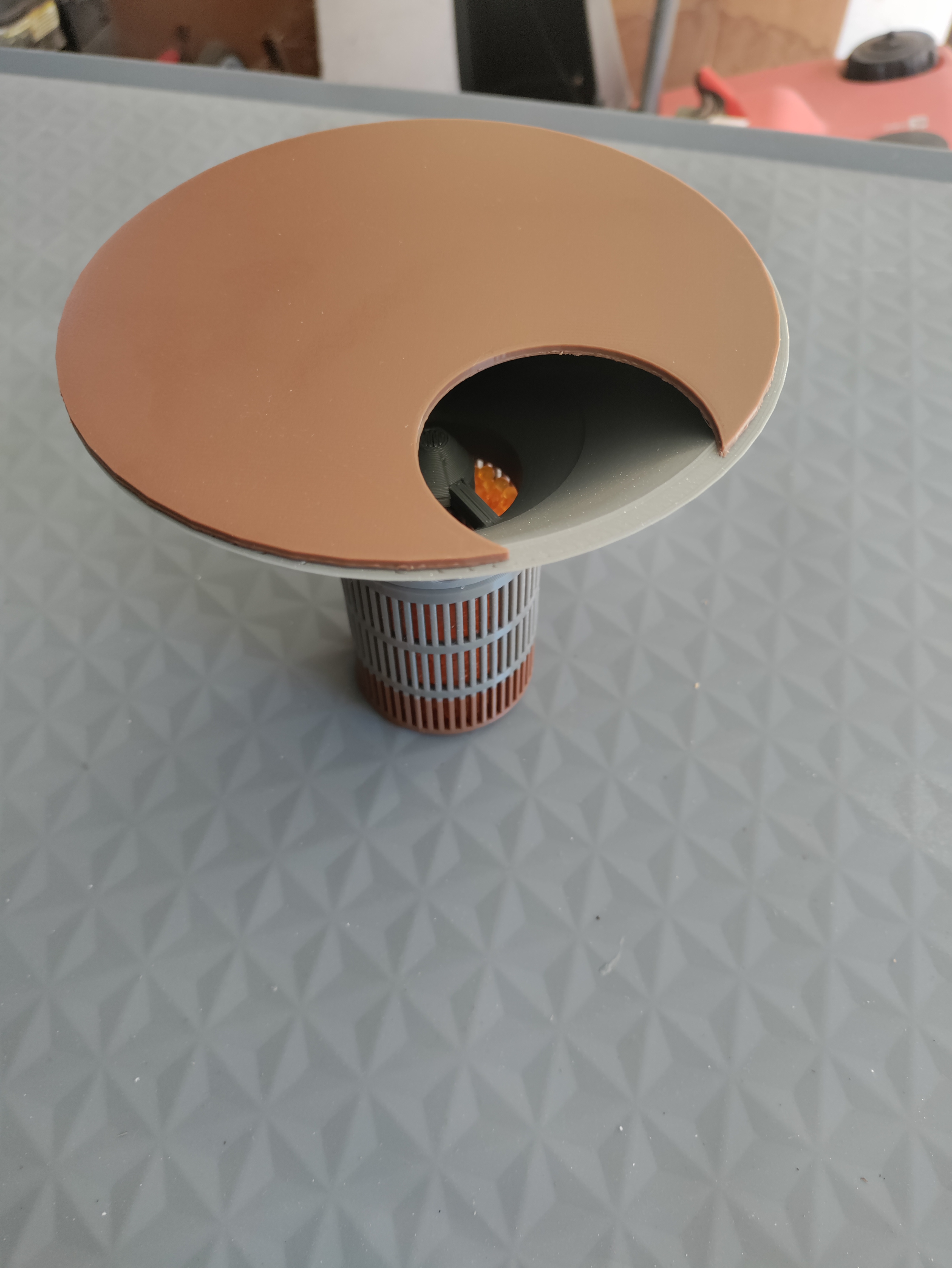 Cover for Larger Funnel for Malolo's Silica Desiccant Containers
