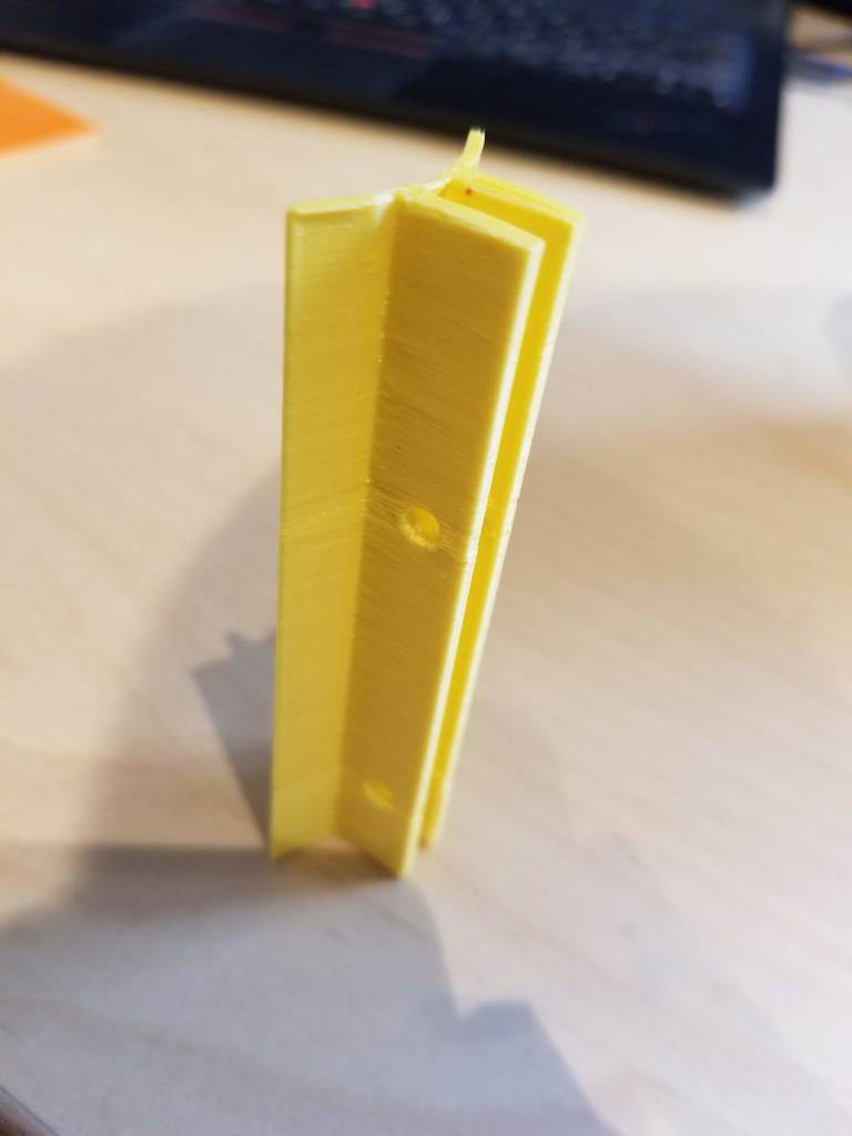 Replaceable fin bracket for model rockets