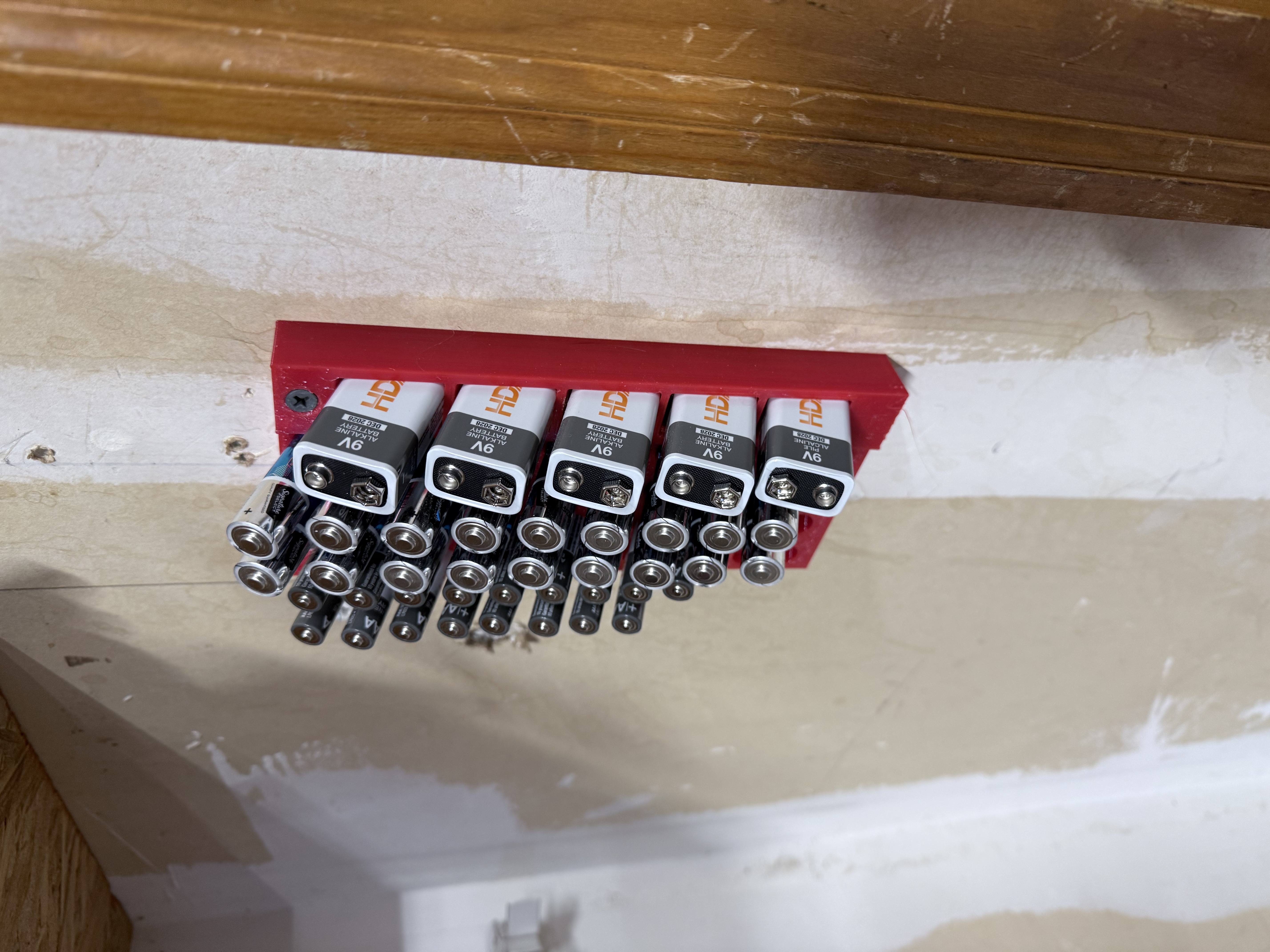 Battery dispenser