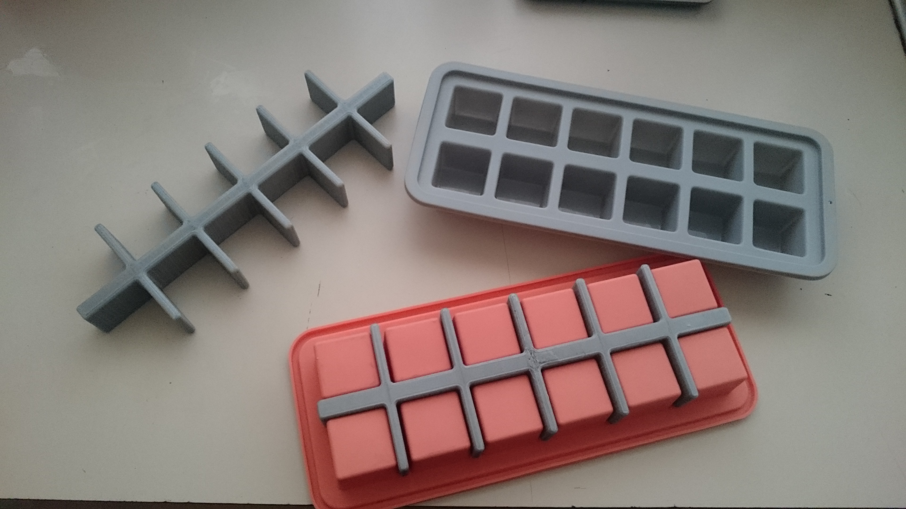 BIG W Silicone Smart Value Ice Cube tray reinforcement