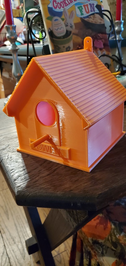 Simple Birdhouse with nameplate