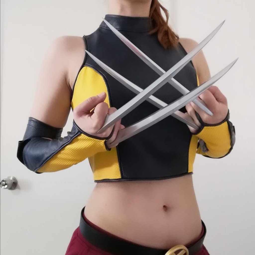 X-23 (Laura Kinney) wolverine claws